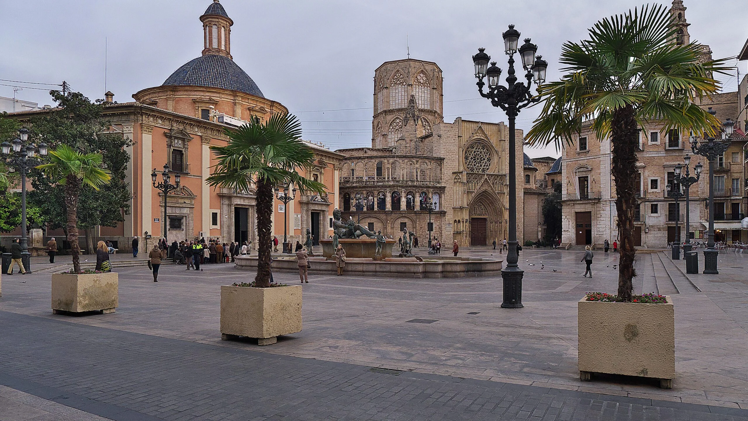 Plaza de la Virgen y entorno de la Catedral de Valencia