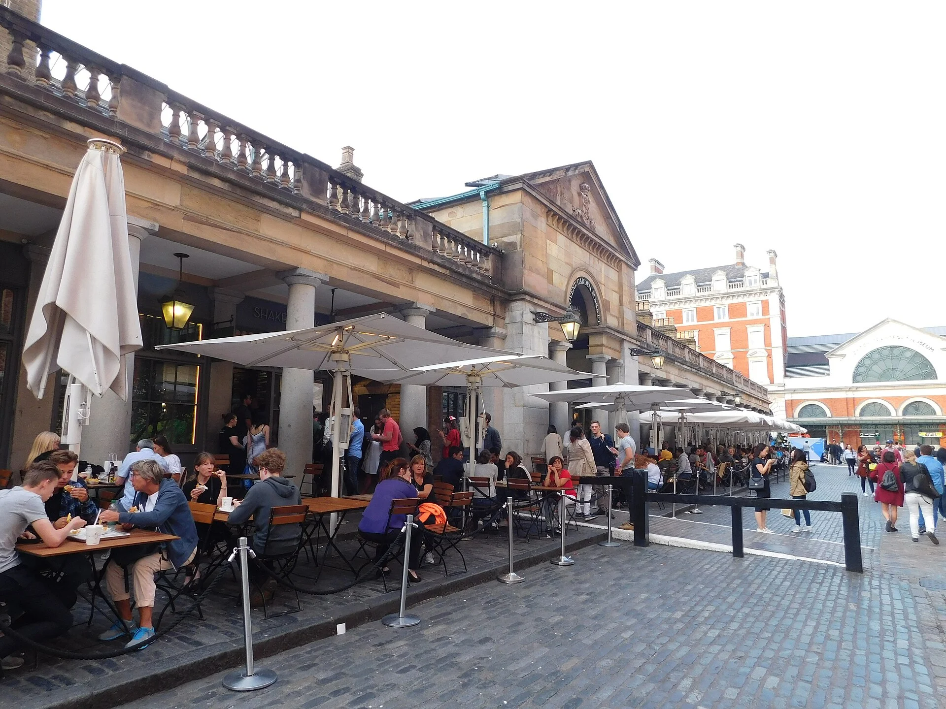 Interior del mercado de Covent Garden en Londres