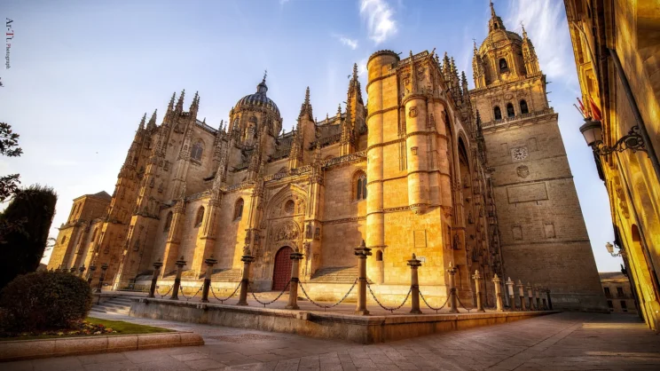 Audioguía de Salamanca: ruta a pie para disfrutar la ciudad sin ir a ciegas