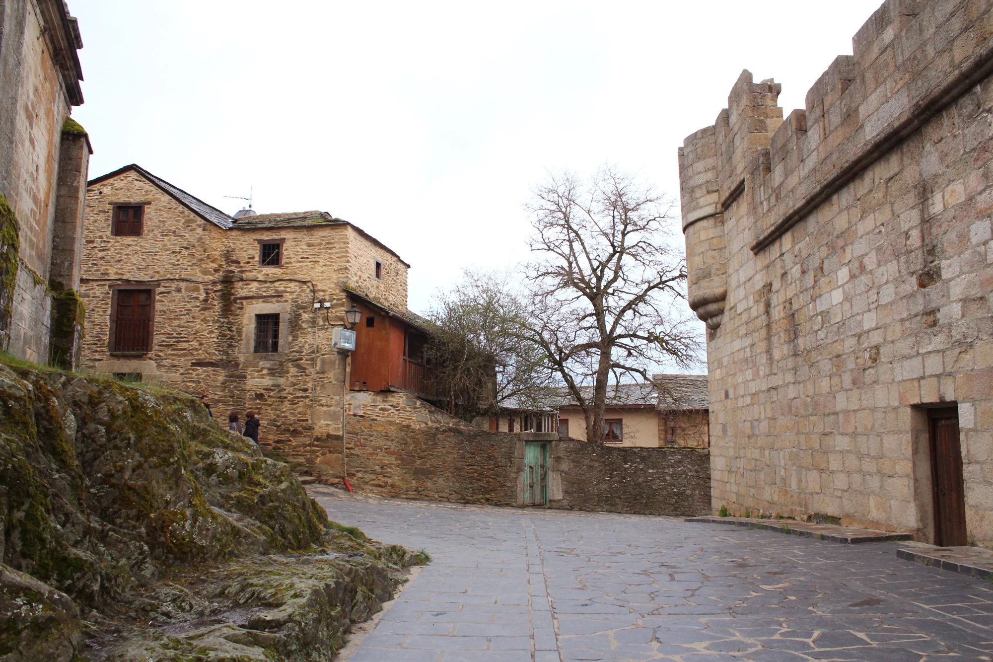 Castillo de los Condes de Benavente en Puebla de Sanabria
