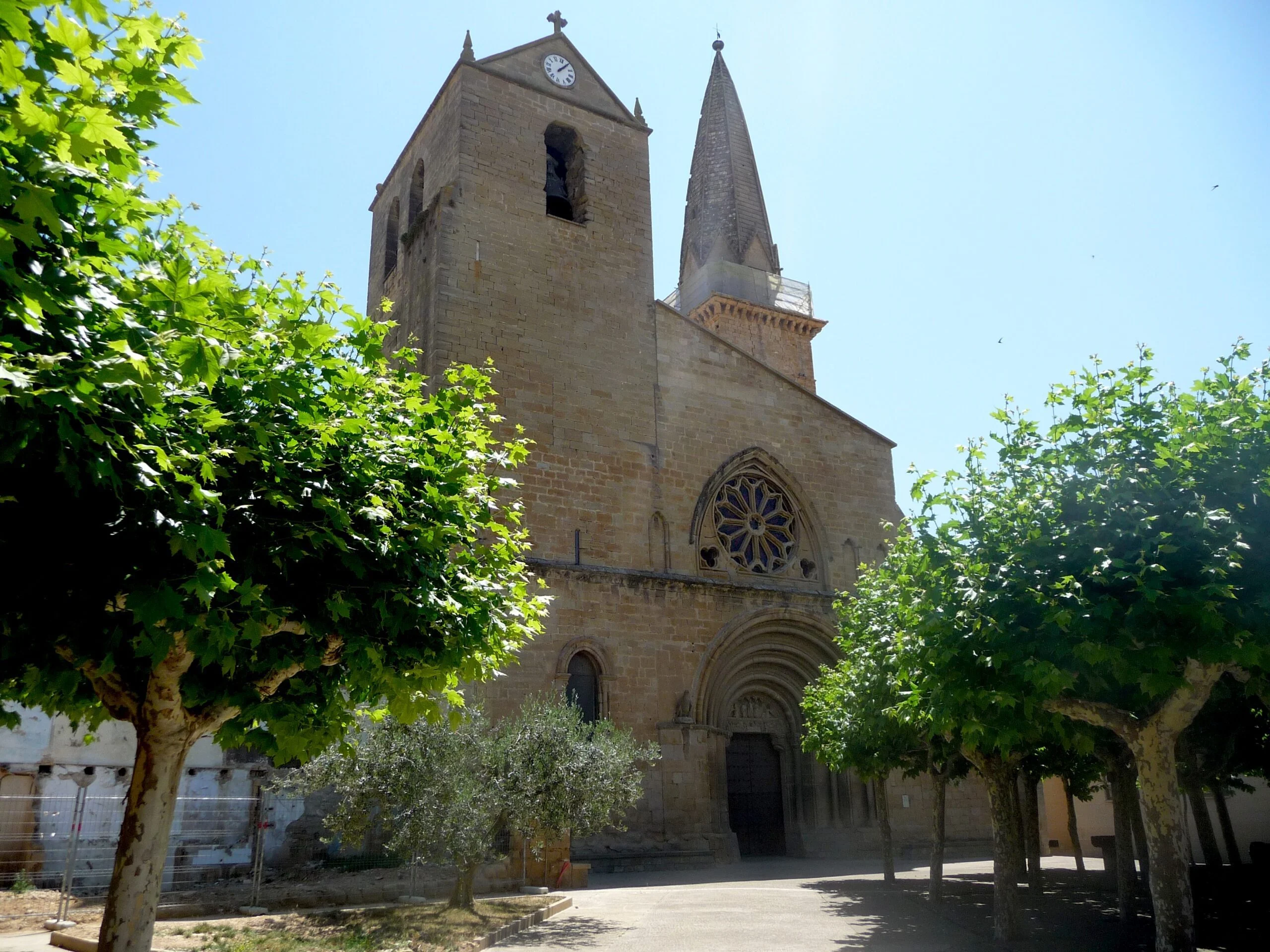 Exterior de la iglesia de San Pedro de Olite