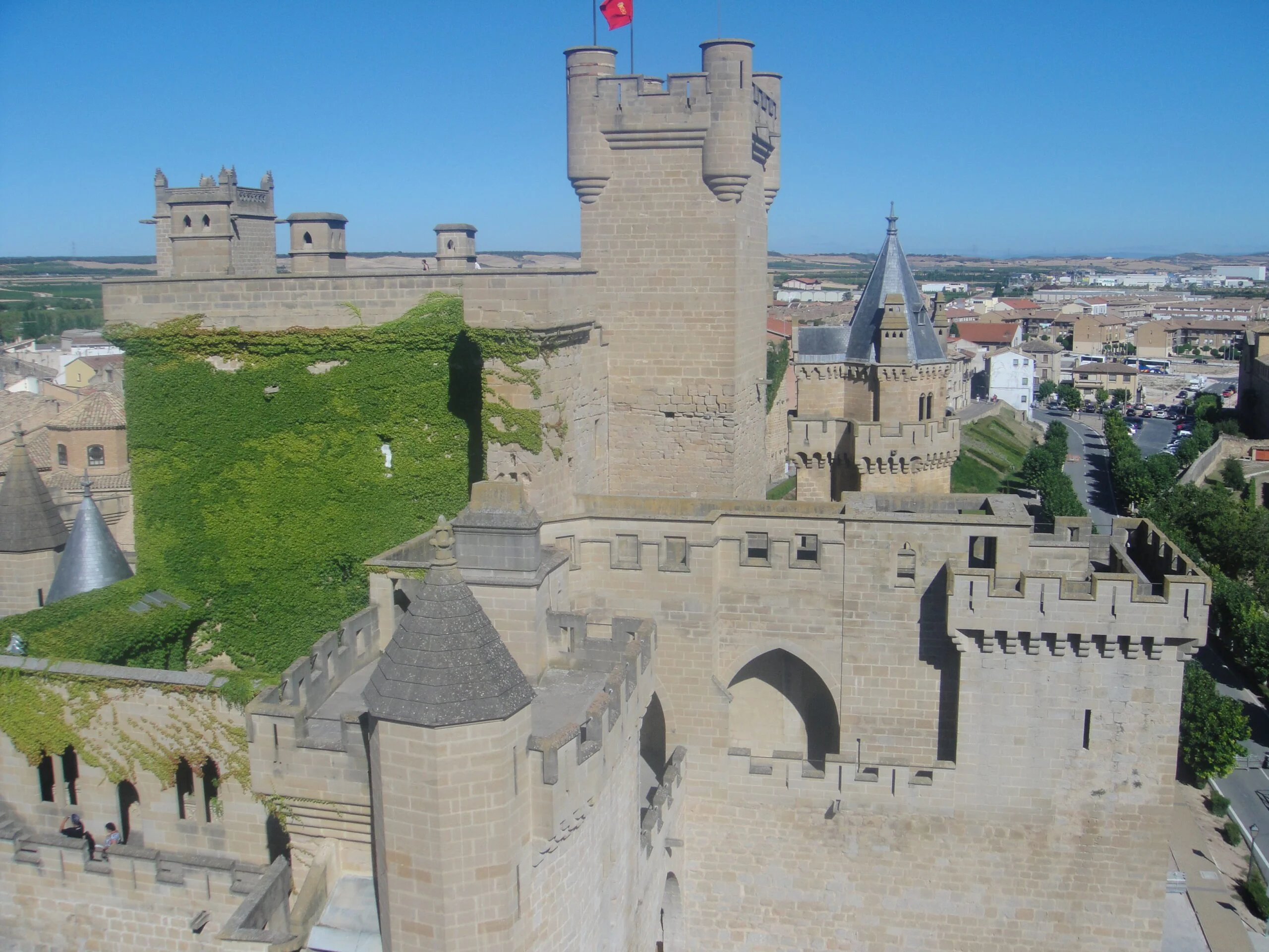 Interior del Palacio Real de Olite visto desde una de sus torres
