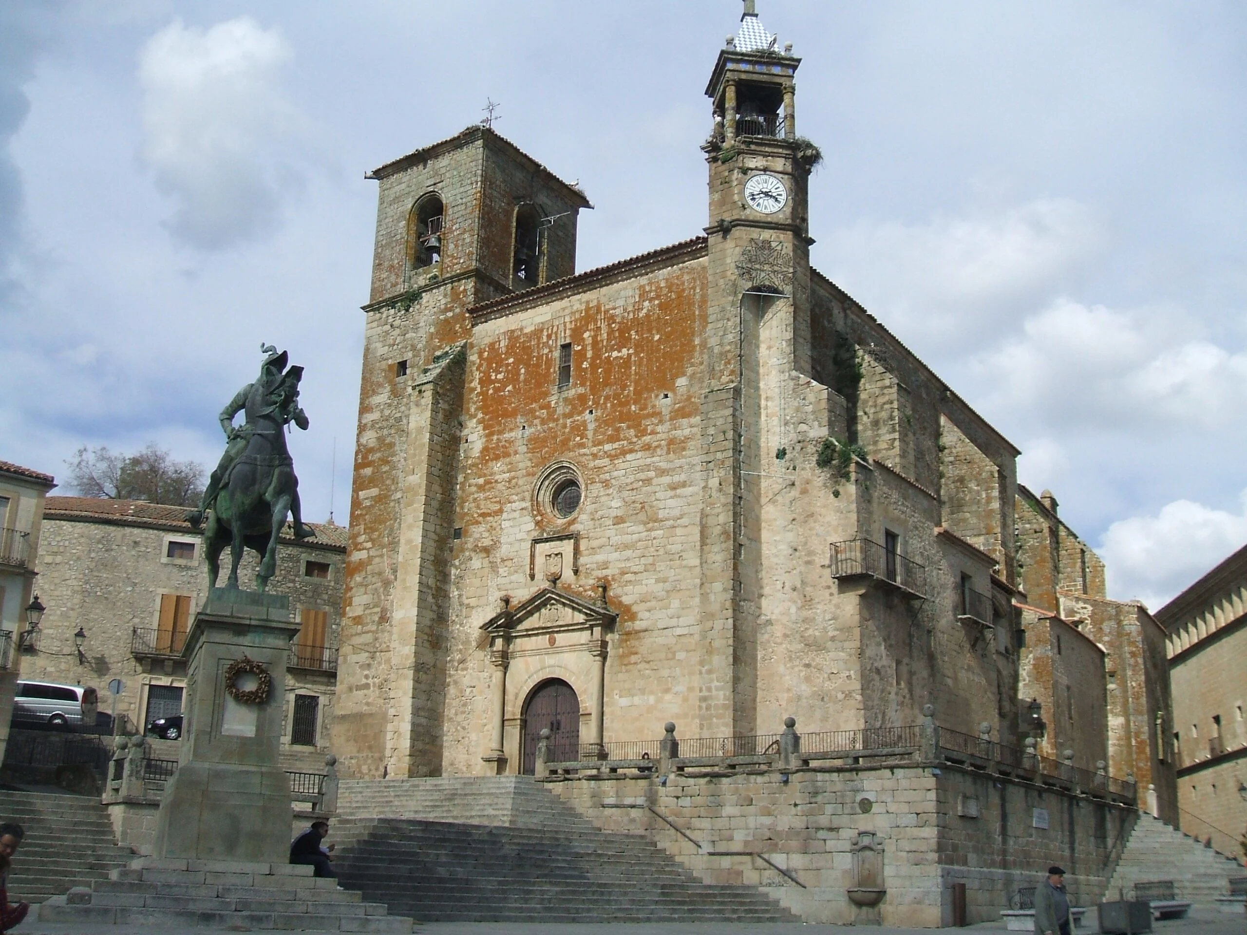 En este momento estás viendo Qué ver en Trujillo: Plaza Mayor, castillo, palacios y ruta fácil