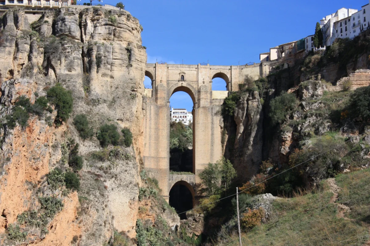 Puente Nuevo de Ronda sobre el Tajo al atardecer