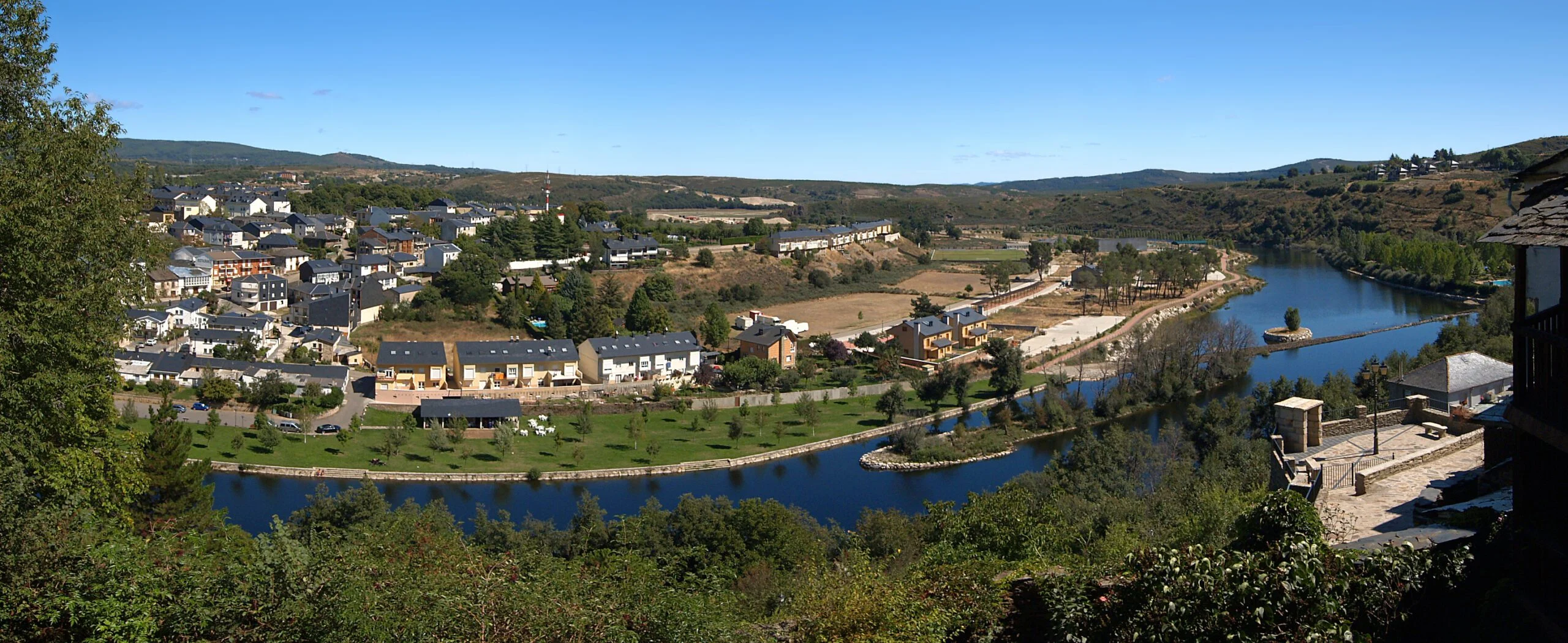 Río Tera a su paso por Puebla de Sanabria