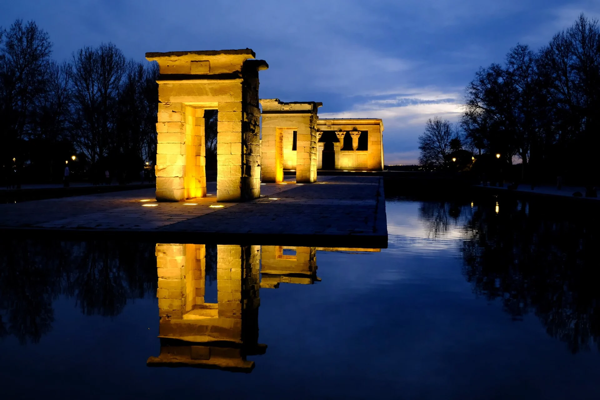 Templo de Debod al atardecer en Madrid con entrada gratuita