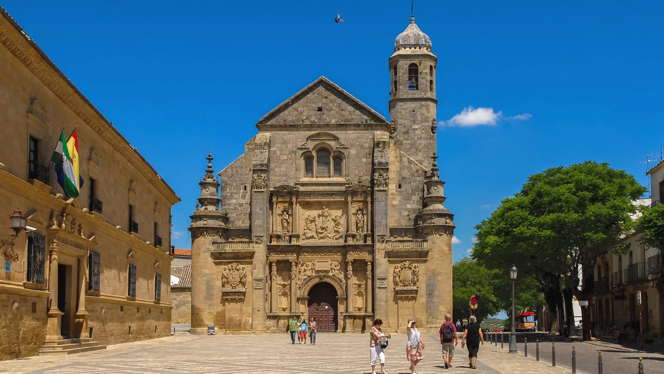 Fachada de la Sacra Capilla del Salvador en Úbeda