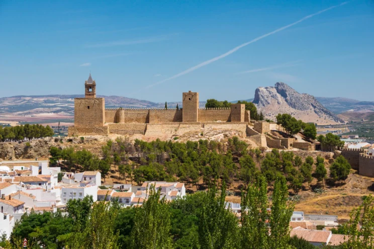 Lee más sobre el artículo Qué ver en Antequera: Dólmenes, Alcazaba, El Torcal y ruta esencial