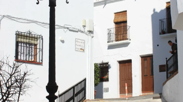 Casco histórico de Frigiliana: ruta cultural por el Barribarto, sus calles y miradores