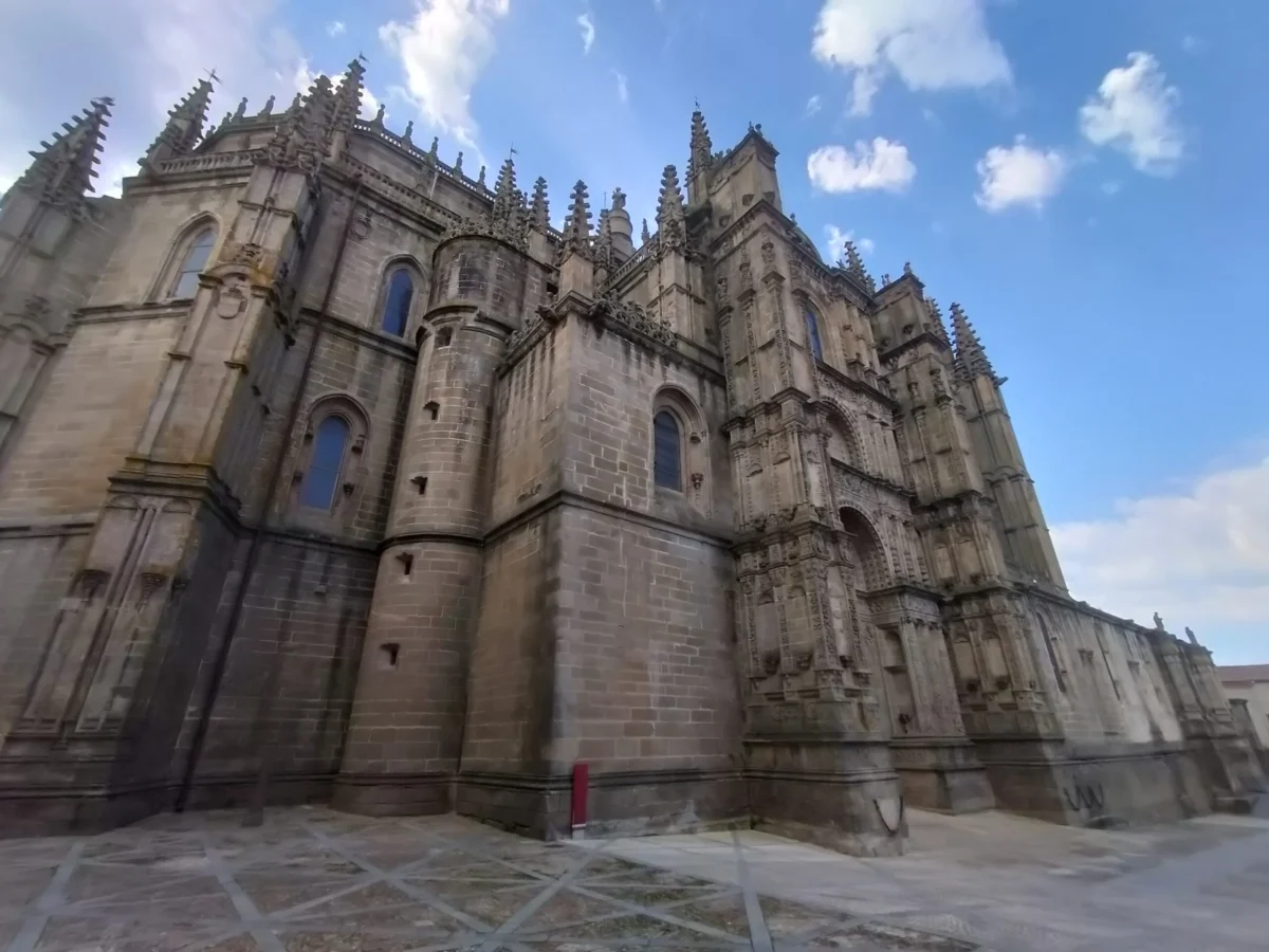 Catedral Nueva de Plasencia vista desde el exterior