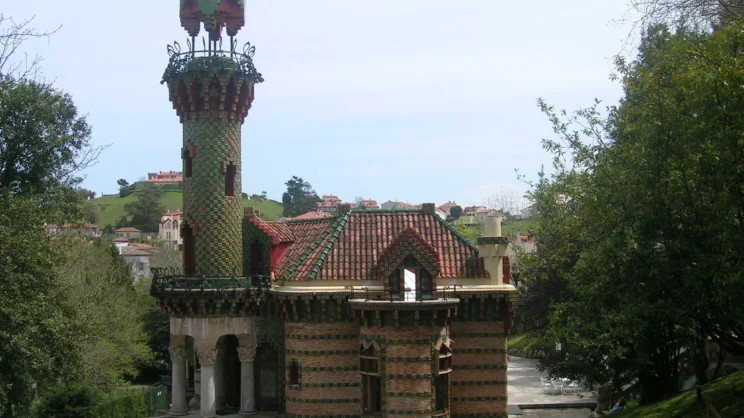 El Capricho de Gaudí en Comillas: guía esencial para visitarlo sin perderte nada