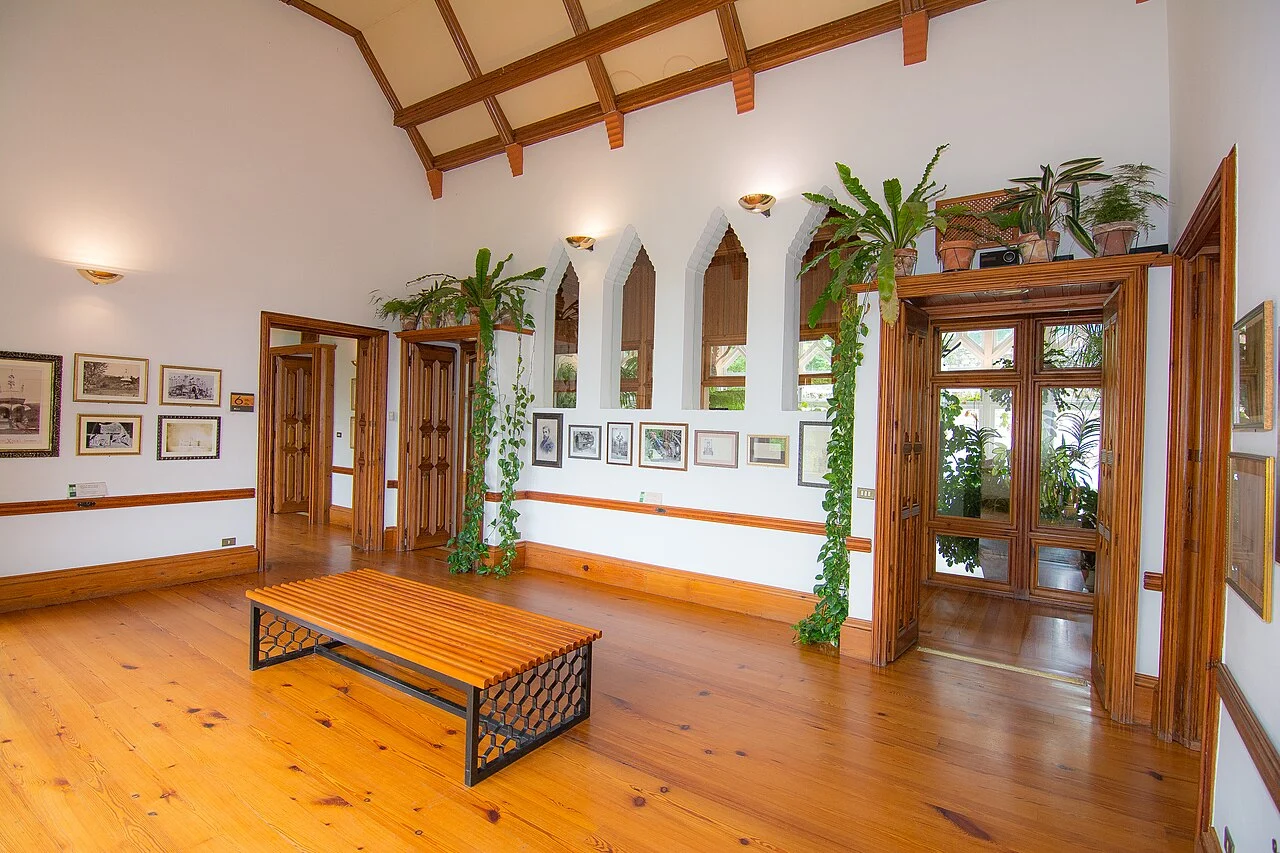 El Capricho de Gaudí en Comillas: Salón interior del Capricho de Gaudí en Comillas