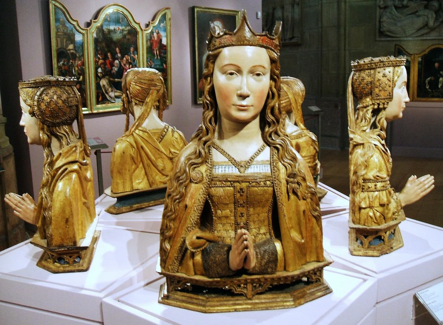 Piezas del Museo Diocesano de Arte Sacro de Álava en la Catedral Nueva de Vitoria