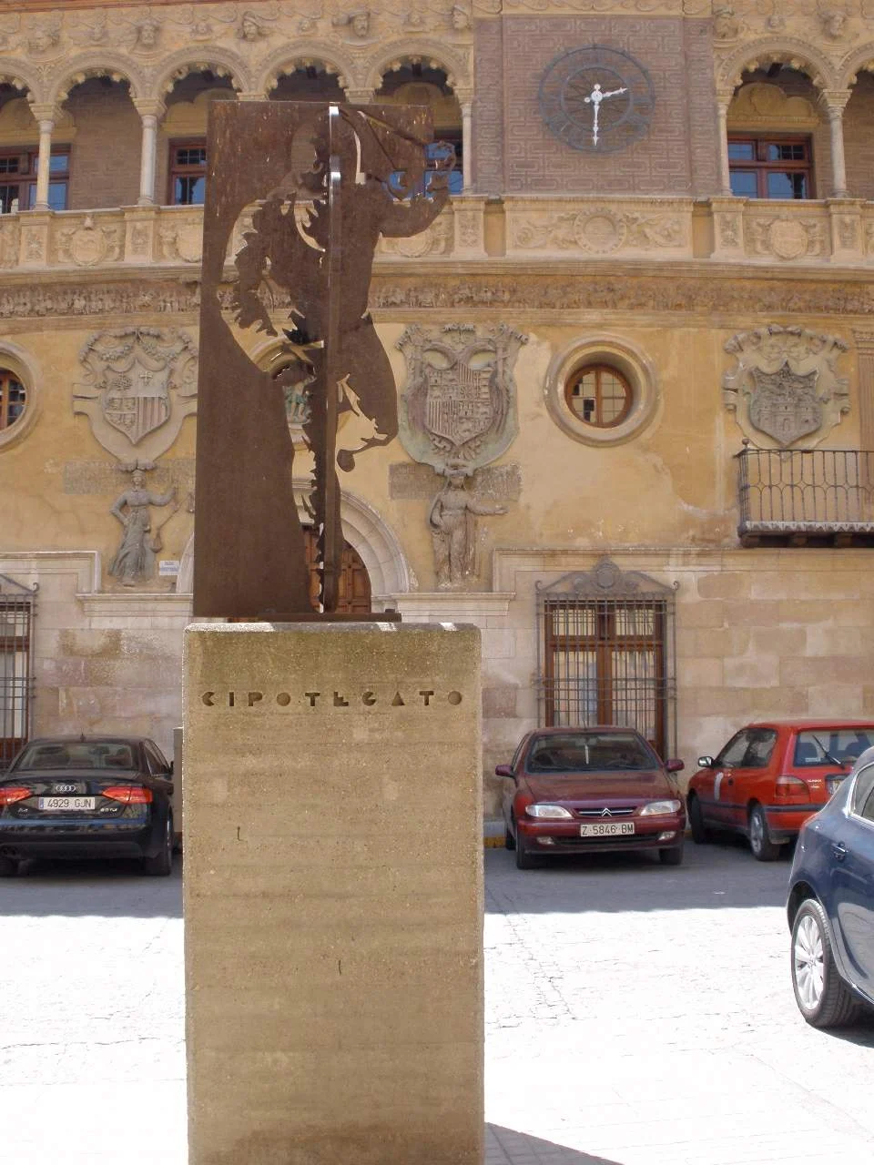 Plaza de España y Ayuntamiento de Tarazona
