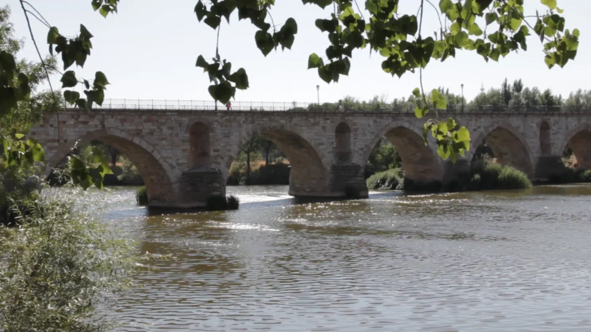 Qué ver en Zamora: Puente de Piedra sobre el río Duero en Zamora
